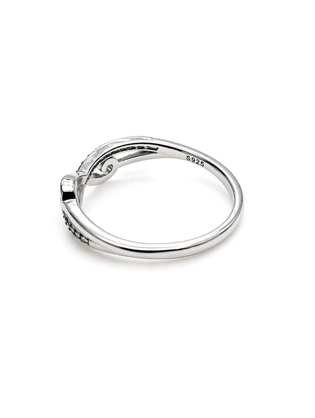 Rivia 925 sterling silver jewellery ring | gifts for besties, girlfriends, or any women in your life | with 925 stamp