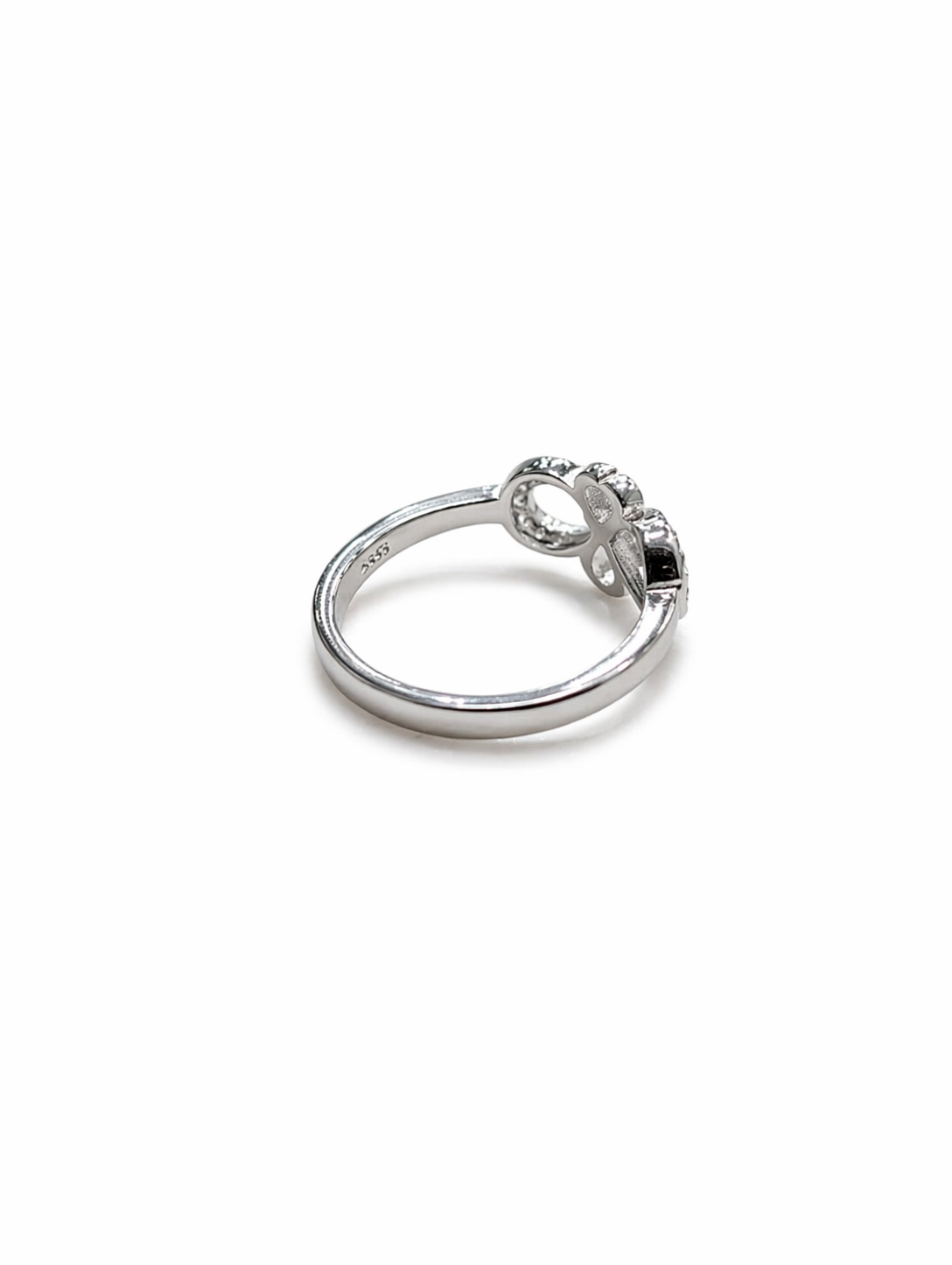 Rivia 925 sterling silver jewellery ring | gifts for besties, girlfriends, or any women in your life | with 925 stamp
