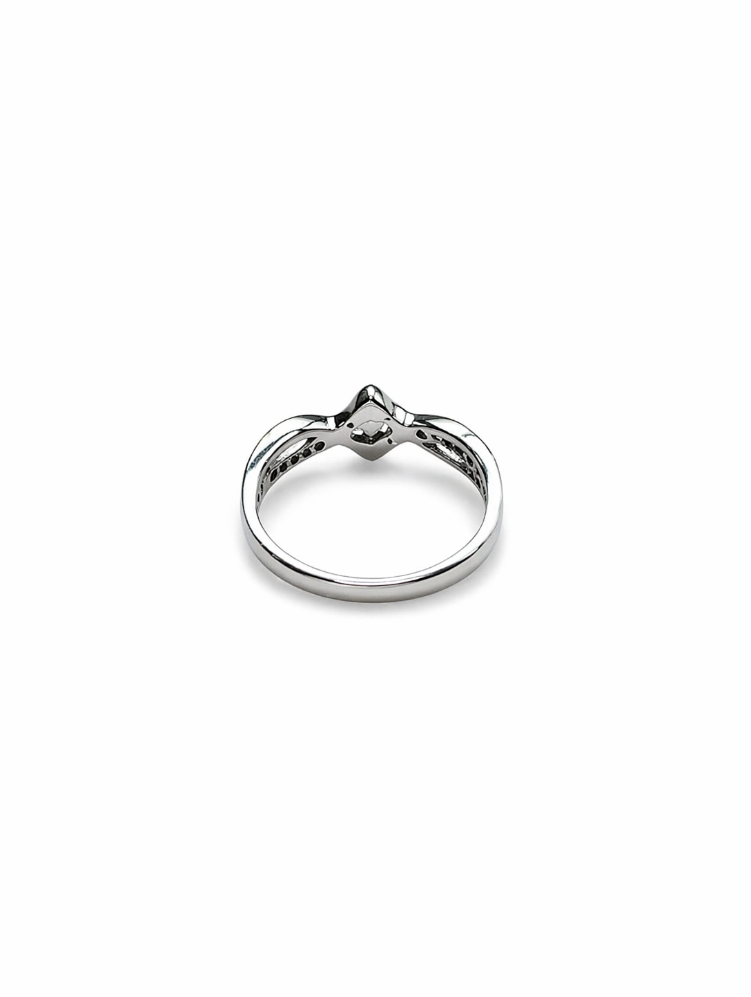 Rivia 925 sterling silver jewellery ring | gifts for besties, girlfriends, or any women in your life | with 925 stamp