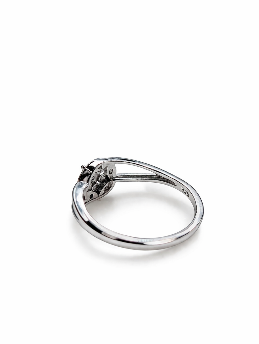 Rivia 925 sterling silver jewellery ring | gifts for besties, girlfriends, or any women in your life | with 925 stamp